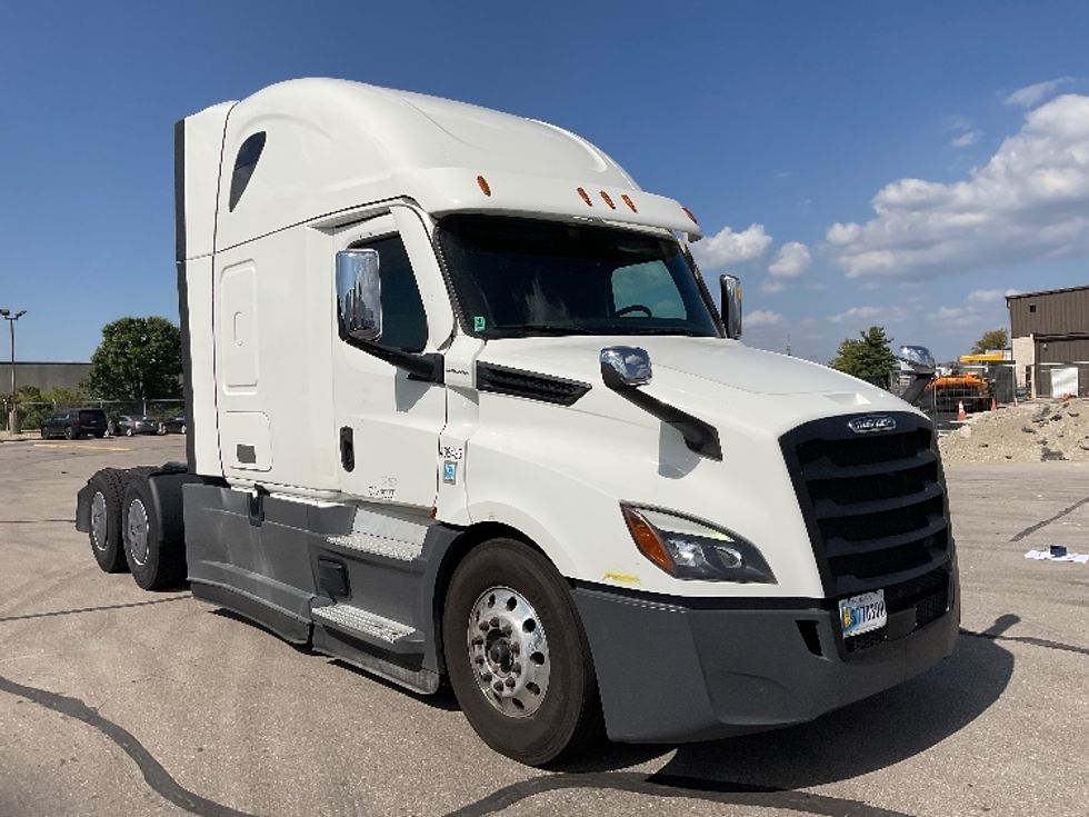 Sleeper Tractor-Heavy Duty Tractors-Freightliner-2022-T12664ST-Indianapolis-IN-374,731\n\t\tmiles-$ 80,750 - Image 1