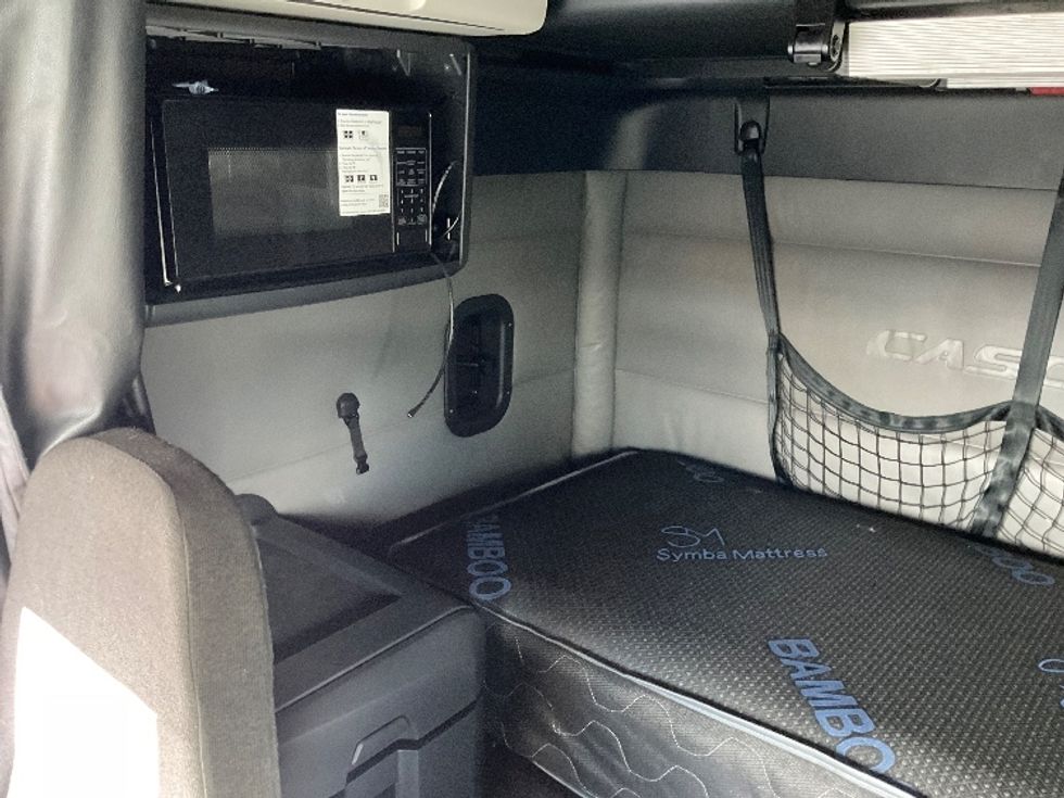 Sleeper Tractor-Heavy Duty Tractors-Freightliner-2022-T12664ST-Indianapolis-IN-374,731\n\t\tmiles-$ 80,750 - Image 19