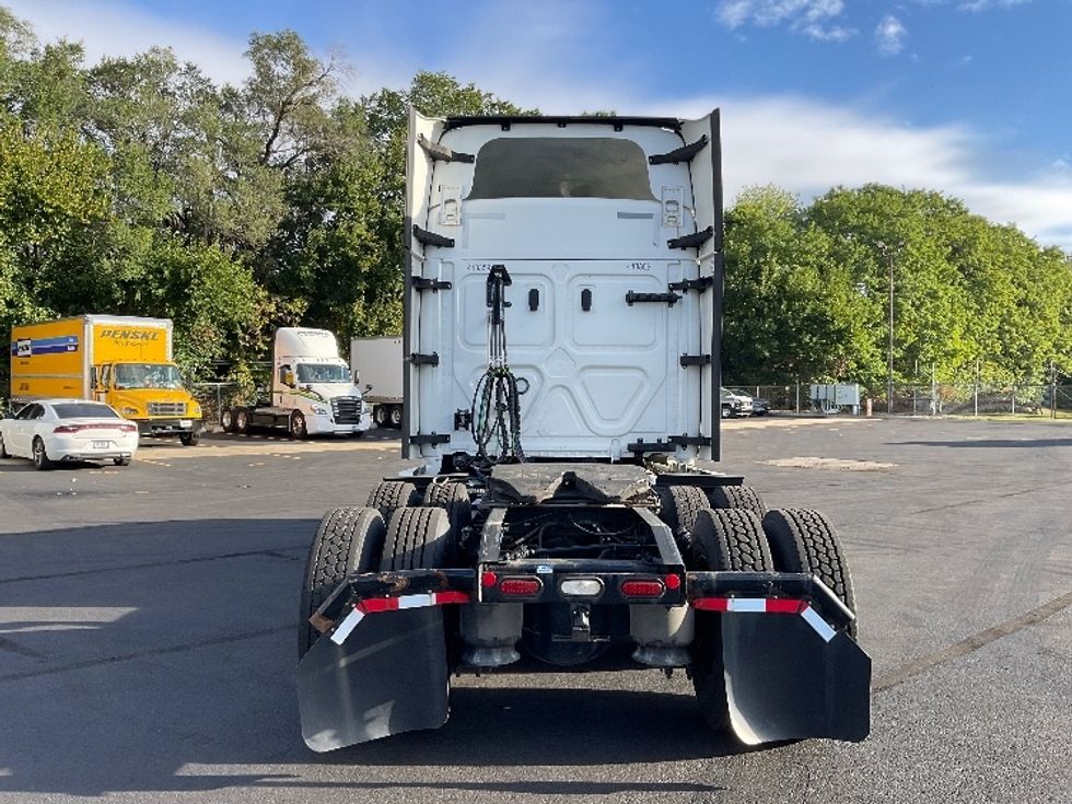 Sleeper Tractor-Heavy Duty Tractors-Freightliner-2022-T12664ST-Indianapolis-IN-385,163\n\t\tmiles-$ 80,750 - Image 6