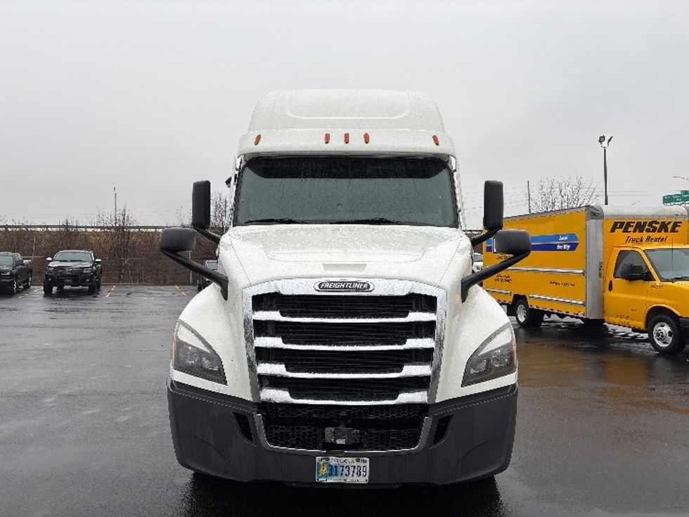 Sleeper Tractor-Heavy Duty Tractors-Freightliner-2022-T12664ST-Indianapolis-IN-393,877\n\t\tmiles-$ 74,000 - Image 2