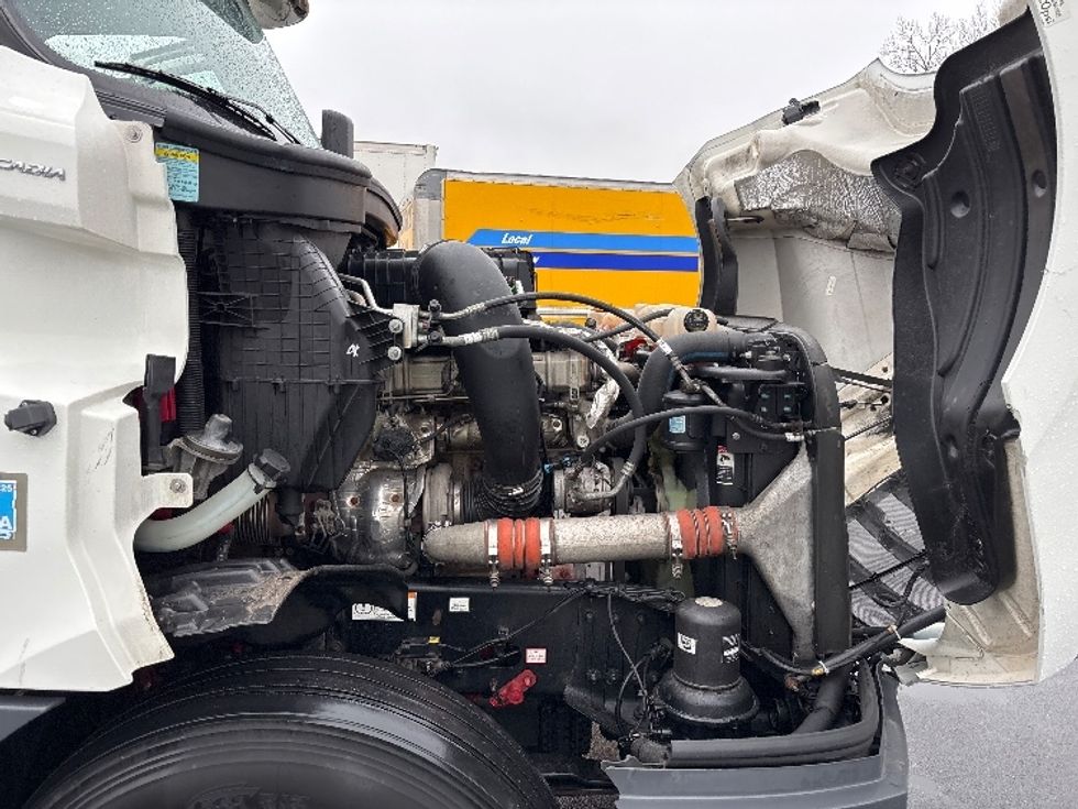 Sleeper Tractor-Heavy Duty Tractors-Freightliner-2022-T12664ST-Indianapolis-IN-393,877\n\t\tmiles-$ 74,000 - Image 20