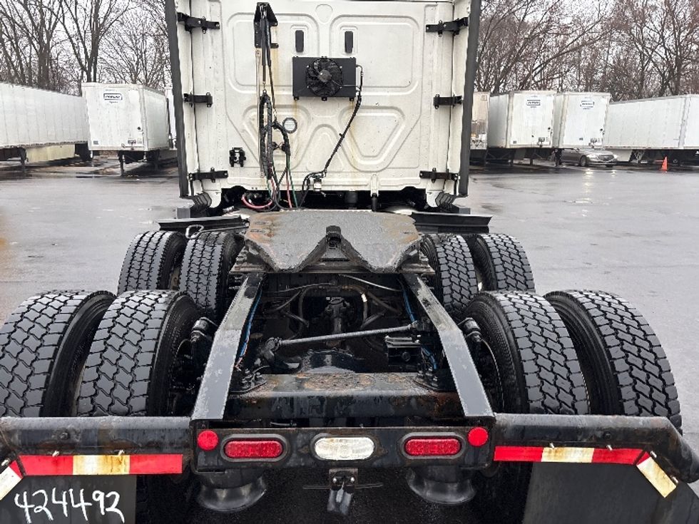 Sleeper Tractor-Heavy Duty Tractors-Freightliner-2022-T12664ST-Indianapolis-IN-393,877\n\t\tmiles-$ 74,000 - Image 6