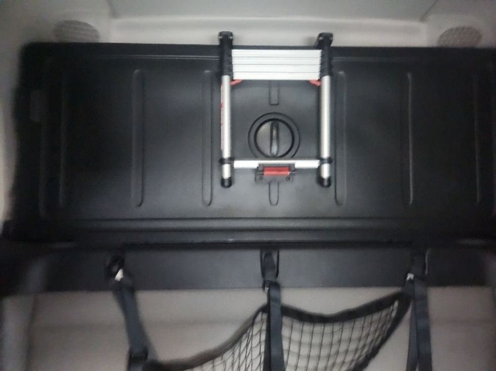 Sleeper Tractor-Heavy Duty Tractors-Freightliner-2022-T12664ST-Indianapolis-IN-405,916\n\t\tmiles-$ 76,500 - Image 16