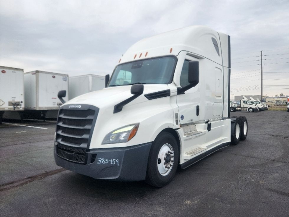 Sleeper Tractor-Heavy Duty Tractors-Freightliner-2022-T12664ST-Indianapolis-IN-405,916\n\t\tmiles-$ 76,500 - Image 3