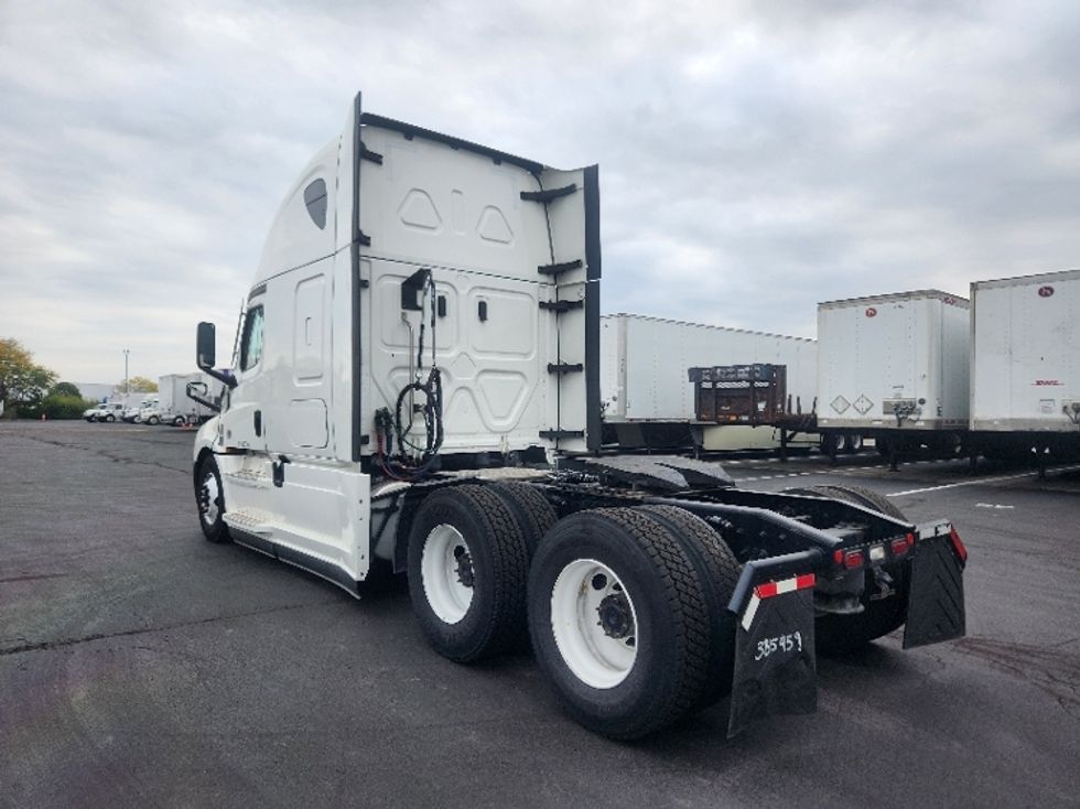 Sleeper Tractor-Heavy Duty Tractors-Freightliner-2022-T12664ST-Indianapolis-IN-405,916\n\t\tmiles-$ 76,500 - Image 5