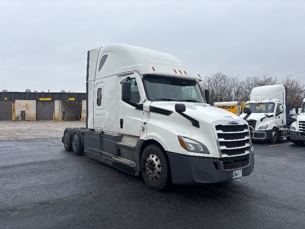 Sleeper Tractor-Heavy Duty Tractors-Freightliner-2022-T12664ST-Indianapolis-IN-407,943\n\t\tmiles-$ 72,750 - Image 1