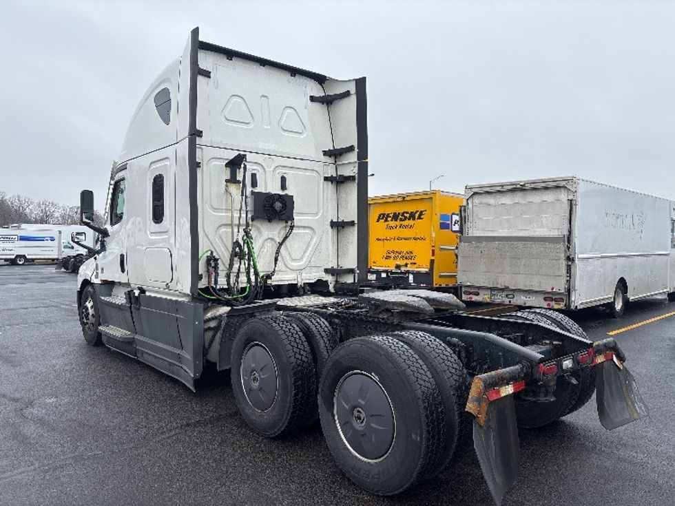 Sleeper Tractor-Heavy Duty Tractors-Freightliner-2022-T12664ST-Indianapolis-IN-407,943\n\t\tmiles-$ 72,750 - Image 5