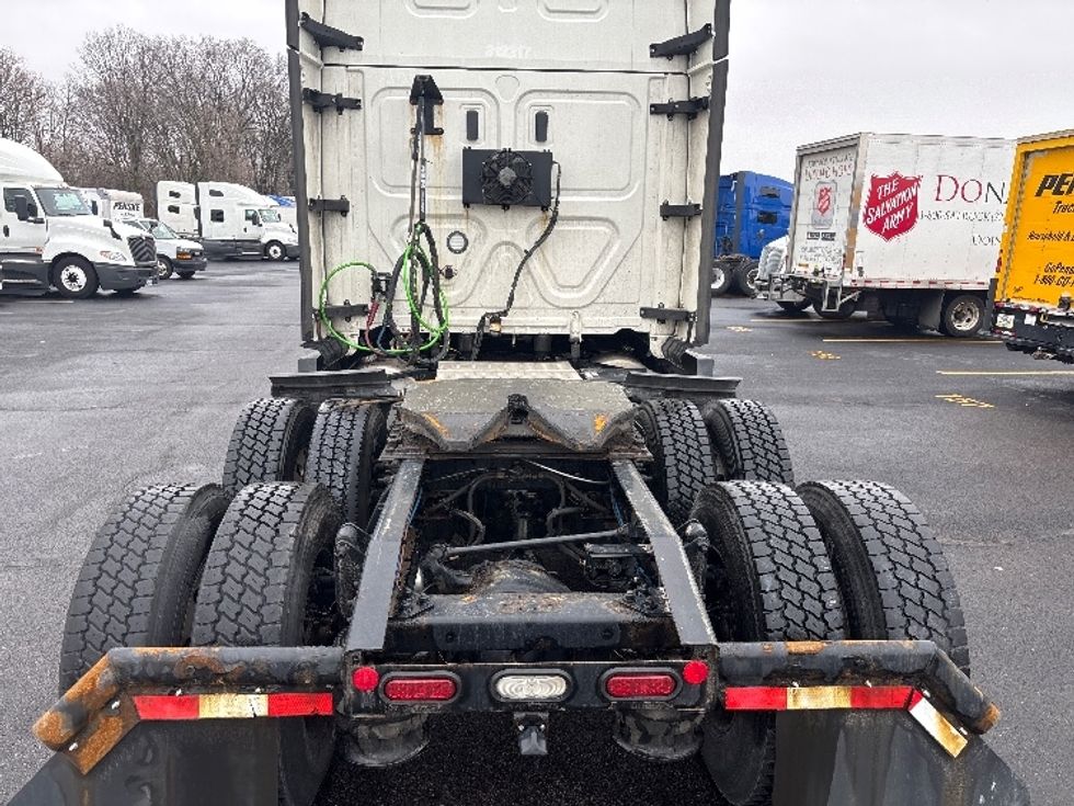 Sleeper Tractor-Heavy Duty Tractors-Freightliner-2022-T12664ST-Indianapolis-IN-407,943\n\t\tmiles-$ 72,750 - Image 6