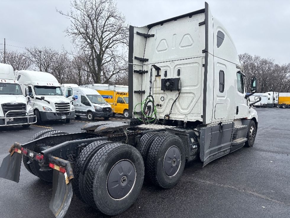 Sleeper Tractor-Heavy Duty Tractors-Freightliner-2022-T12664ST-Indianapolis-IN-407,943\n\t\tmiles-$ 72,750 - Image 7