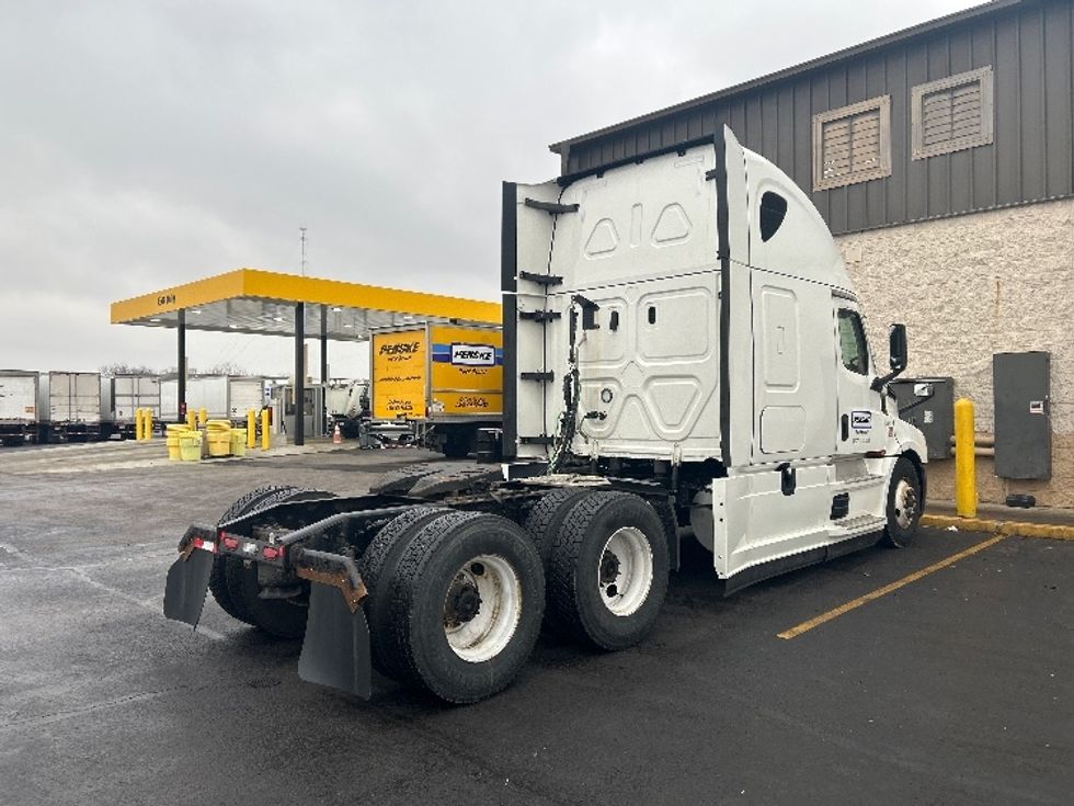 Sleeper Tractor-Heavy Duty Tractors-Freightliner-2022-T12664ST-Indianapolis-IN-410,000\n\t\tmiles-$ 73,750 - Image 7