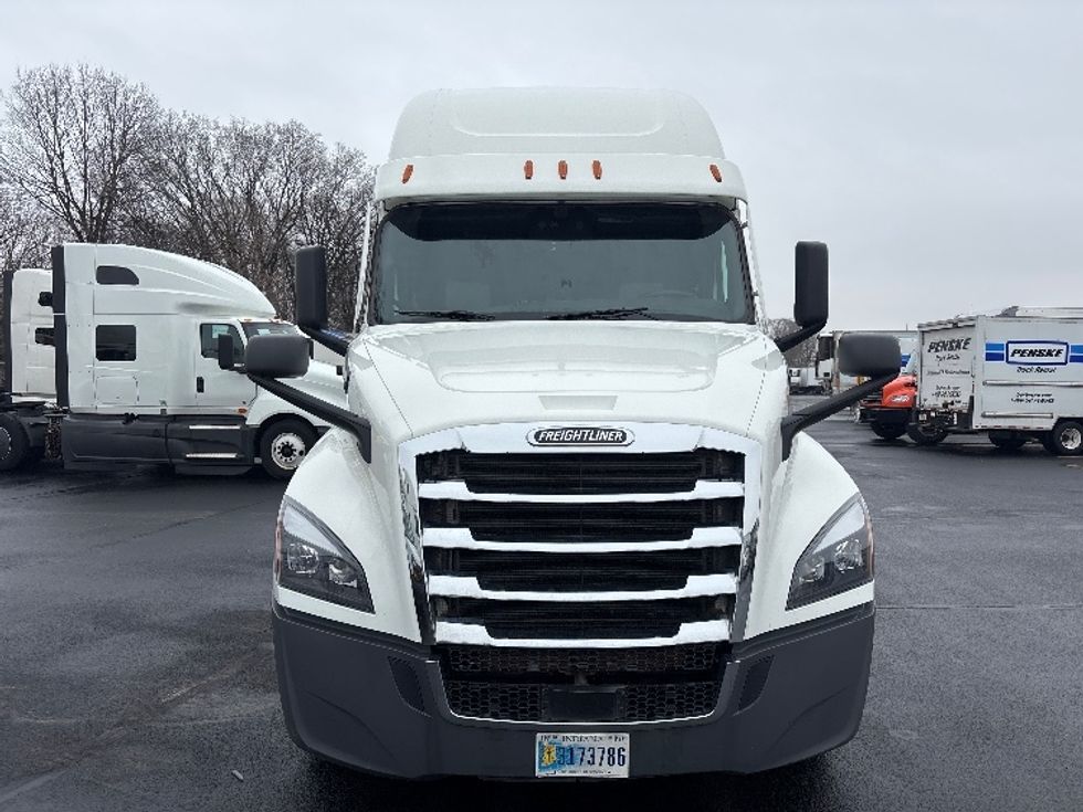 Sleeper Tractor-Heavy Duty Tractors-Freightliner-2022-T12664ST-Indianapolis-IN-411,284\n\t\tmiles-$ 72,500 - Image 2