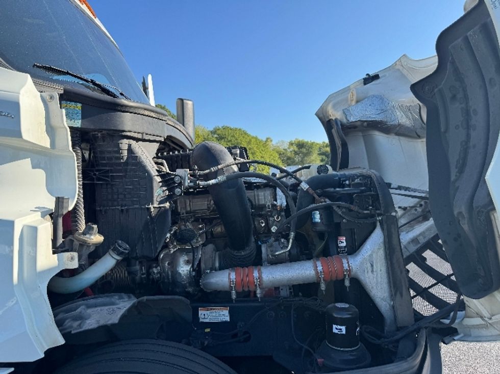 Sleeper Tractor-Heavy Duty Tractors-Freightliner-2022-T12664ST-Indianapolis-IN-427,114\n\t\tmiles-$ 85,250 - Image 20