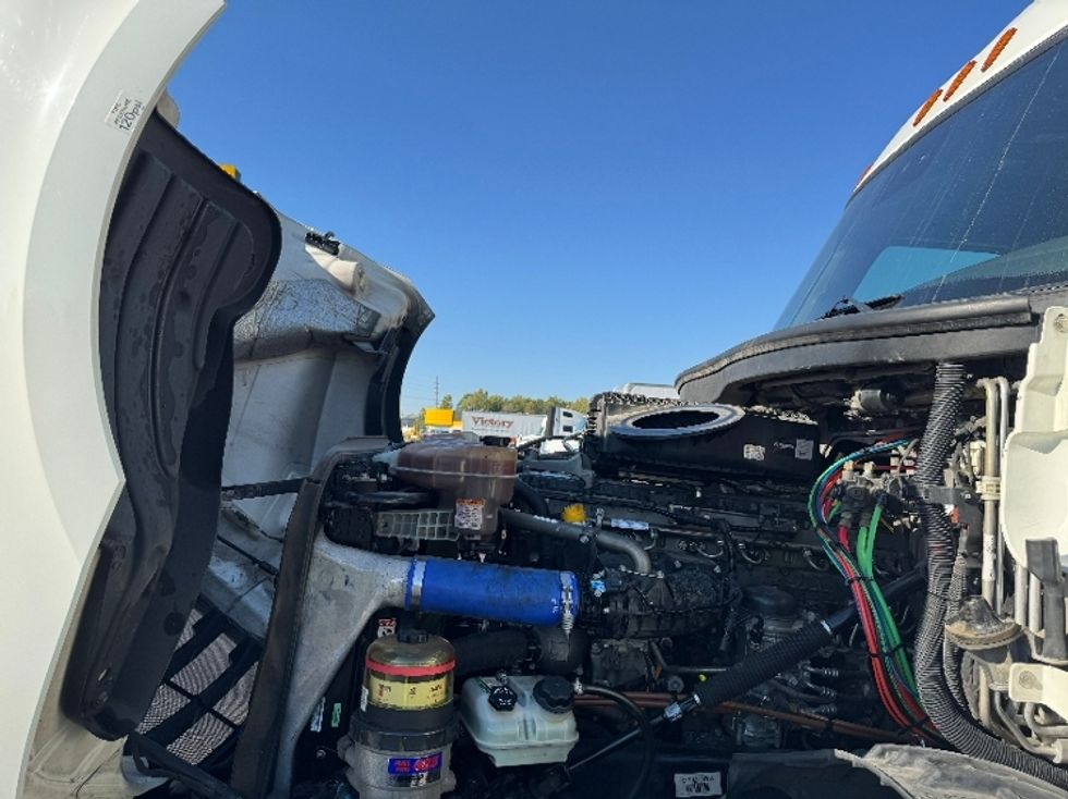 Sleeper Tractor-Heavy Duty Tractors-Freightliner-2022-T12664ST-Indianapolis-IN-427,114\n\t\tmiles-$ 85,250 - Image 21