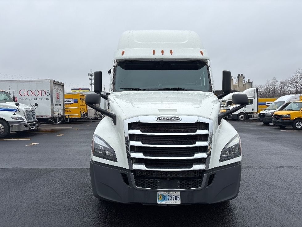 Sleeper Tractor-Heavy Duty Tractors-Freightliner-2022-T12664ST-Indianapolis-IN-428,330\n\t\tmiles-$ 71,000 - Image 2