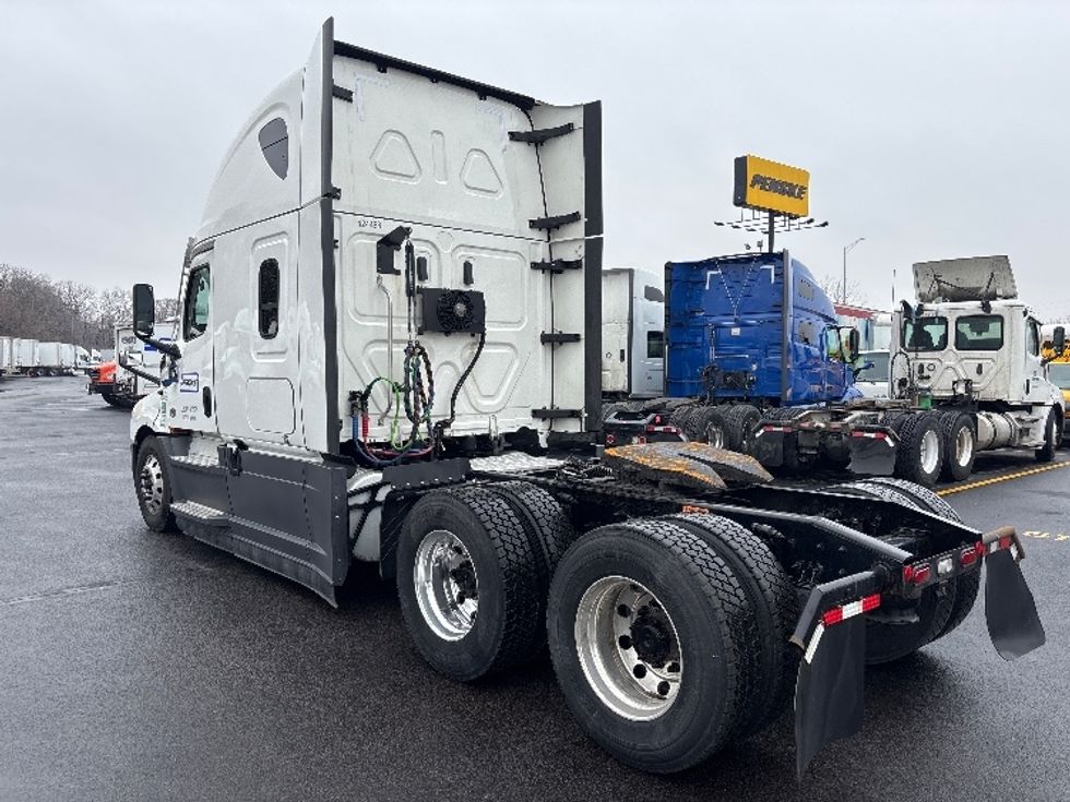Sleeper Tractor-Heavy Duty Tractors-Freightliner-2022-T12664ST-Indianapolis-IN-428,330\n\t\tmiles-$ 71,000 - Image 5