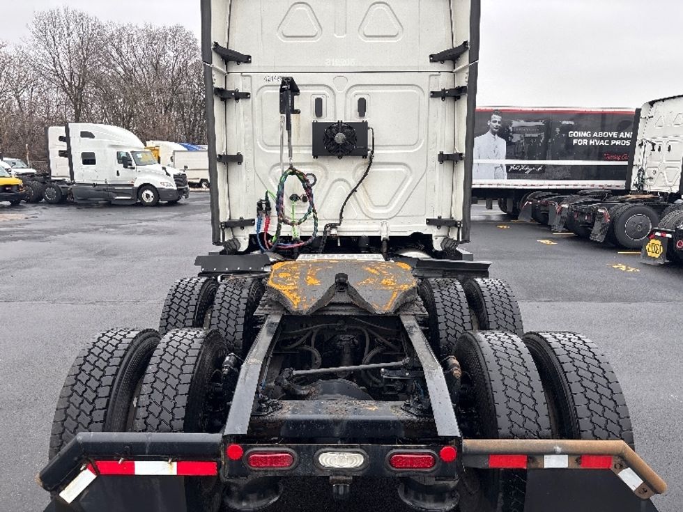 Sleeper Tractor-Heavy Duty Tractors-Freightliner-2022-T12664ST-Indianapolis-IN-428,330\n\t\tmiles-$ 71,000 - Image 6