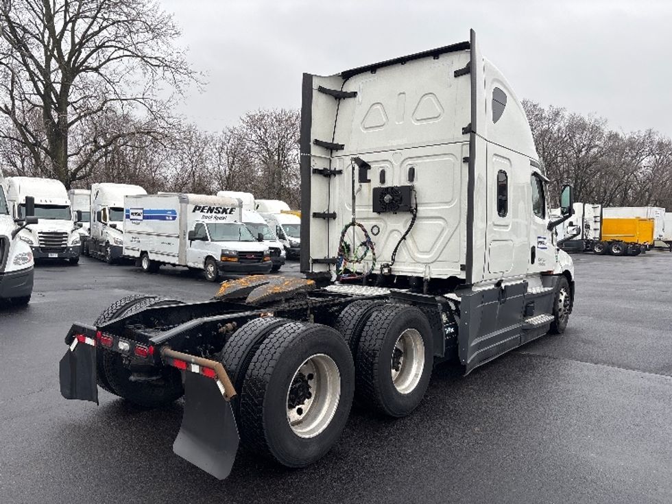 Sleeper Tractor-Heavy Duty Tractors-Freightliner-2022-T12664ST-Indianapolis-IN-428,330\n\t\tmiles-$ 71,000 - Image 7