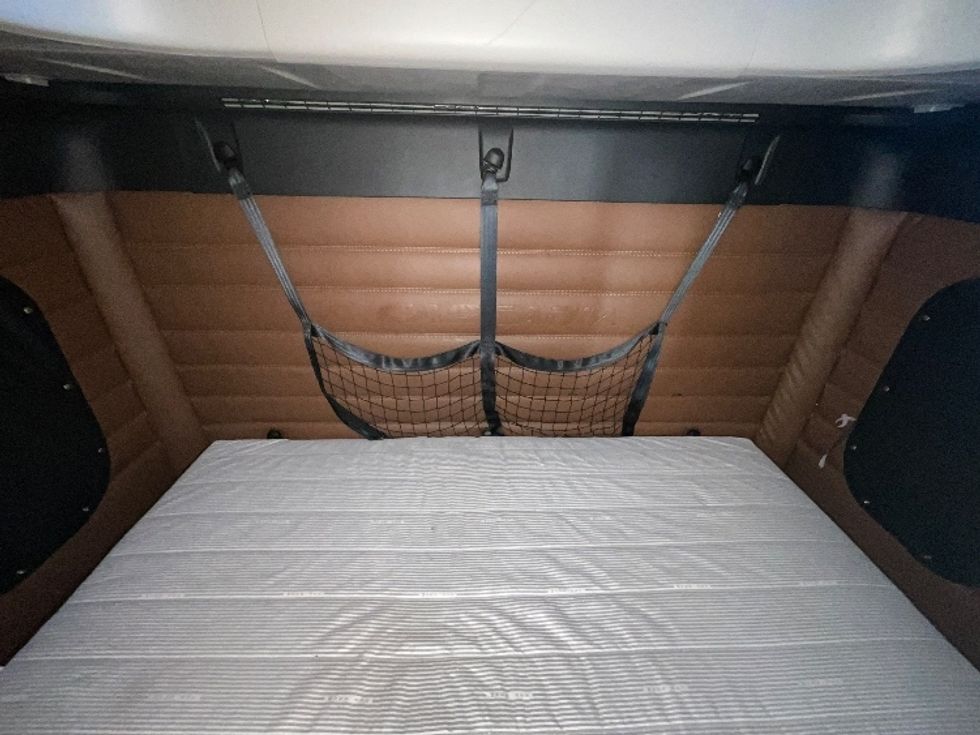 Sleeper Tractor-Heavy Duty Tractors-Freightliner-2022-T12664ST-Indianapolis-IN-434,730\n\t\tmiles-$ 75,000 - Image 16