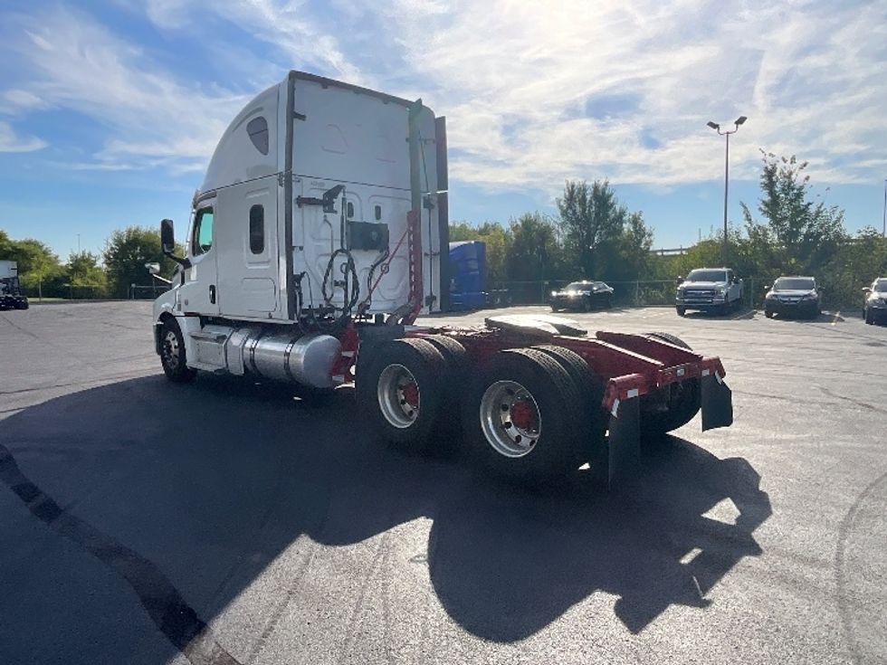 Sleeper Tractor-Heavy Duty Tractors-Freightliner-2022-T12664ST-Indianapolis-IN-434,730\n\t\tmiles-$ 75,000 - Image 5