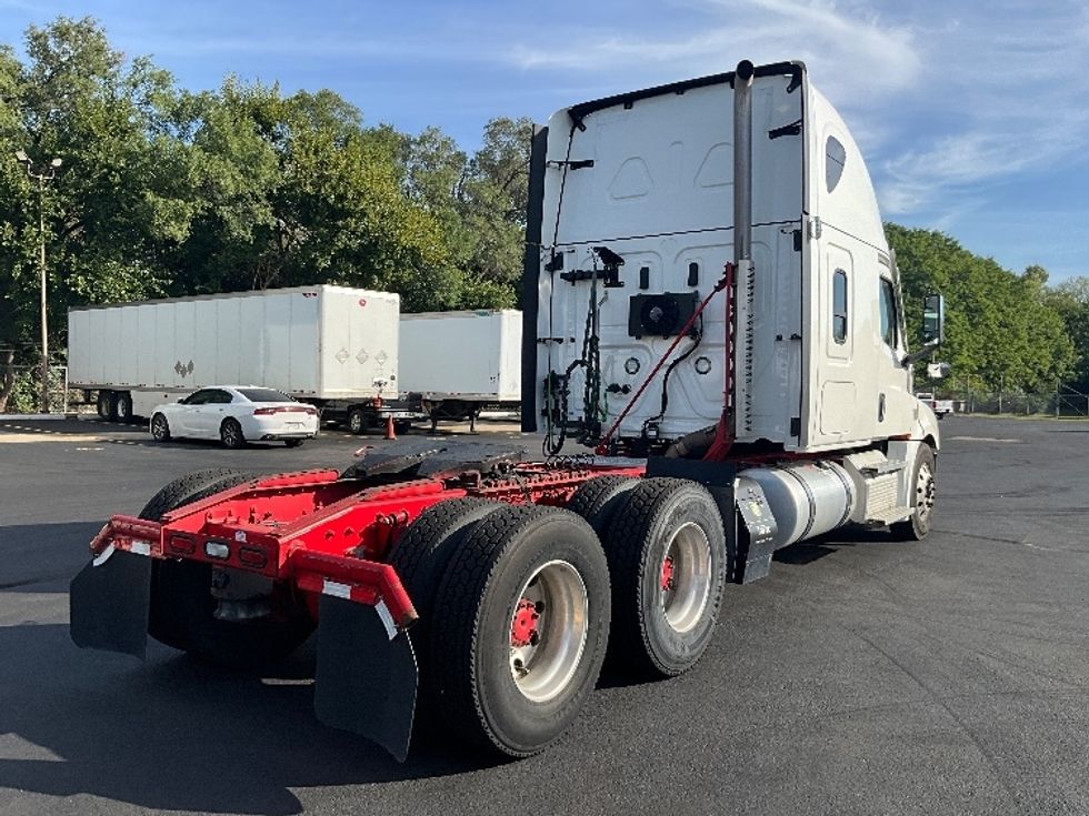Sleeper Tractor-Heavy Duty Tractors-Freightliner-2022-T12664ST-Indianapolis-IN-434,730\n\t\tmiles-$ 75,000 - Image 7