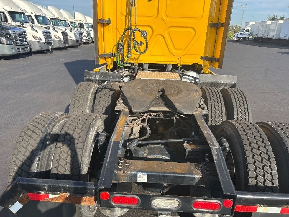 Sleeper Tractor-Heavy Duty Tractors-Freightliner-2022-T12664ST-Indianapolis-IN-439,756\n\t\tmiles-$ 70,250 - Image 6