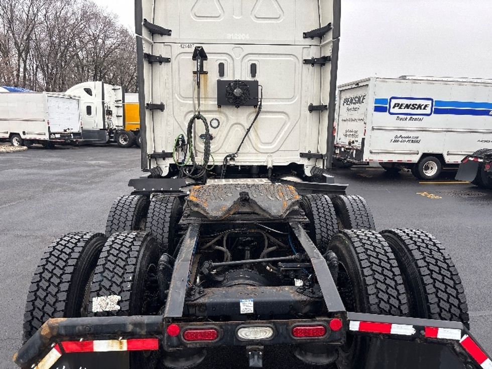 Sleeper Tractor-Heavy Duty Tractors-Freightliner-2022-T12664ST-Indianapolis-IN-461,778\n\t\tmiles-$ 70,500 - Image 6