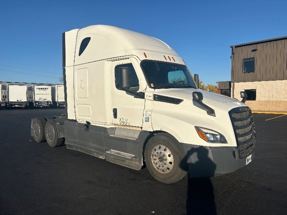 Sleeper Tractor-Heavy Duty Tractors-Freightliner-2022-T12664ST-Indianapolis-IN-479,920\n\t\tmiles-$ 68,750 - Image 1