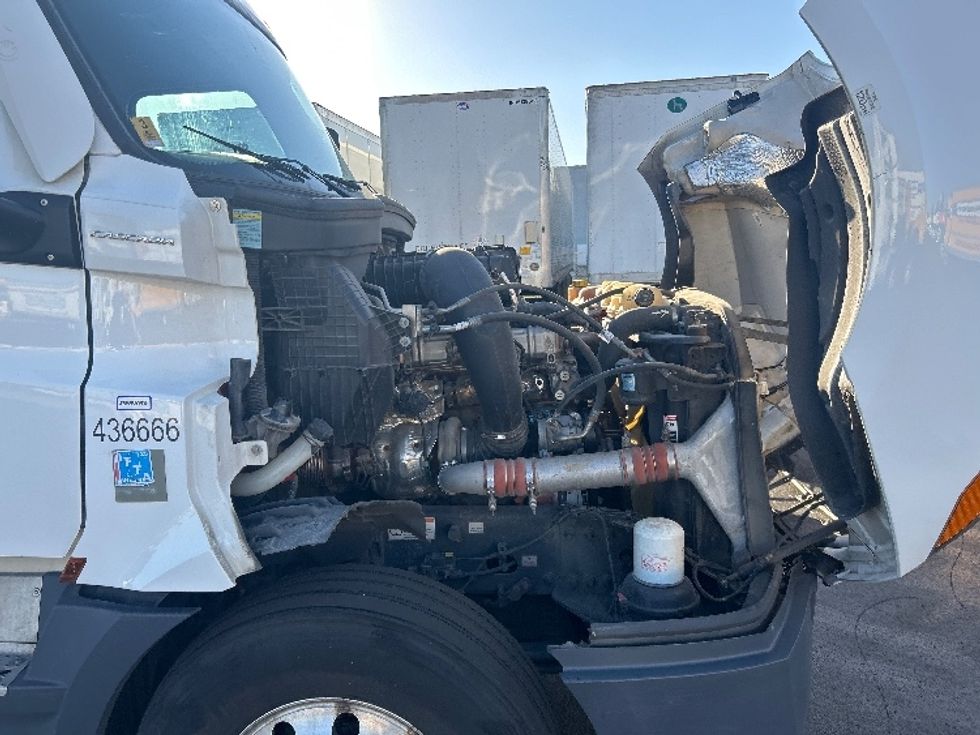 Sleeper Tractor-Heavy Duty Tractors-Freightliner-2022-T12664ST-Indianapolis-IN-479,920\n\t\tmiles-$ 68,750 - Image 20