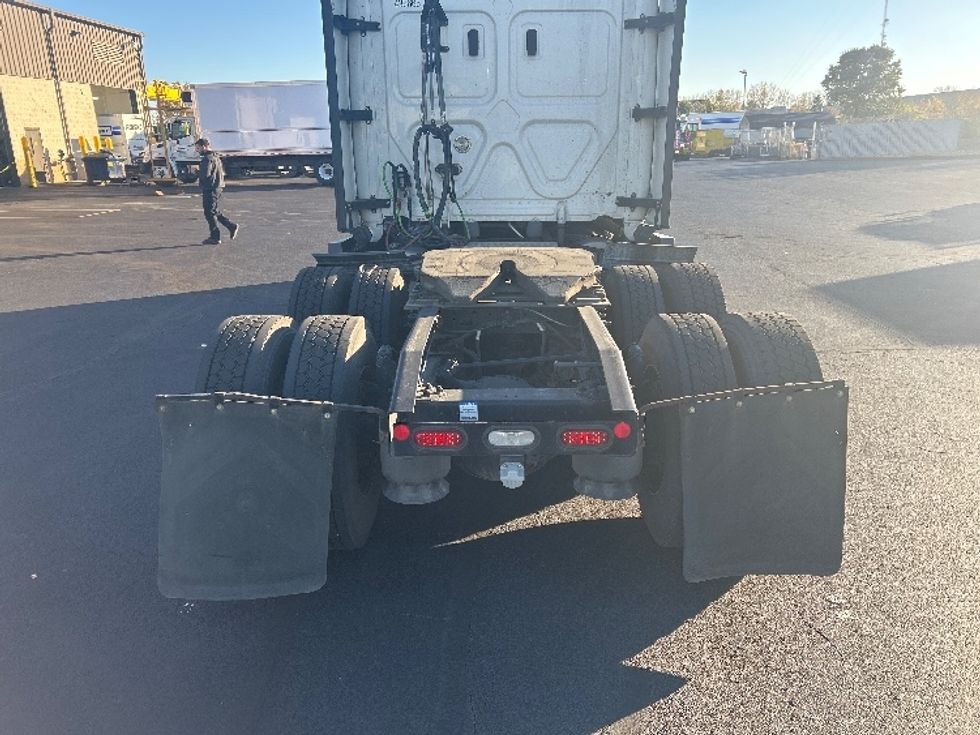 Sleeper Tractor-Heavy Duty Tractors-Freightliner-2022-T12664ST-Indianapolis-IN-479,920\n\t\tmiles-$ 68,750 - Image 6