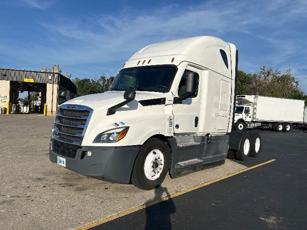 Sleeper Tractor-Heavy Duty Tractors-Freightliner-2022-T12664ST-Indianapolis-IN-485,410\n\t\tmiles-$ 75,500 - Image 3