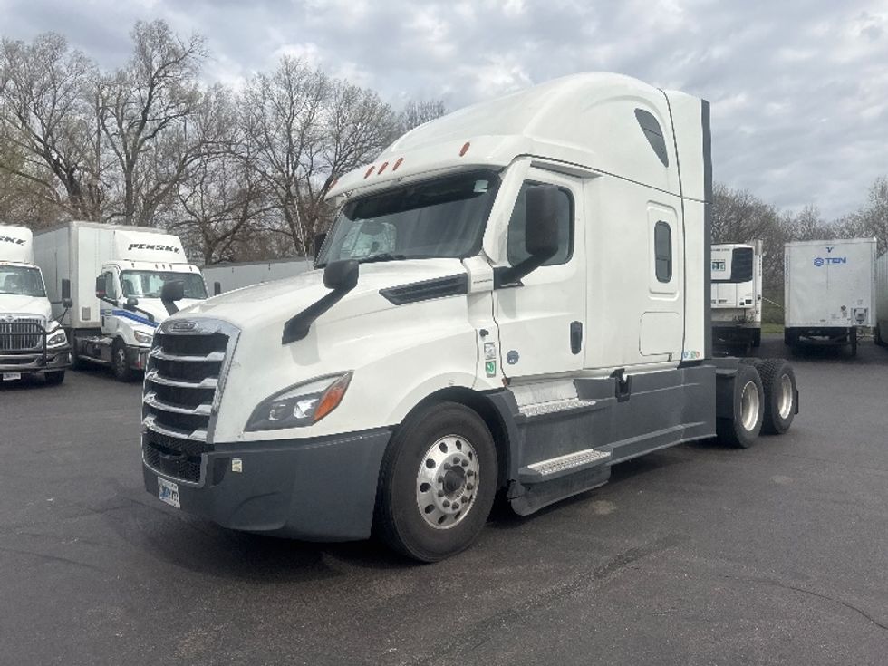 Sleeper Tractor-Heavy Duty Tractors-Freightliner-2022-T12664ST-Indianapolis-IN-485,584\n\t\tmiles-$ 66,750 - Image 3