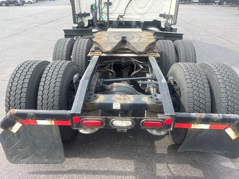 Sleeper Tractor-Heavy Duty Tractors-Freightliner-2022-T12664ST-Indianapolis-IN-485,584\n\t\tmiles-$ 66,750 - Image 6