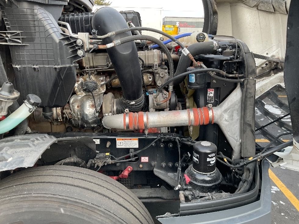 Sleeper Tractor-Heavy Duty Tractors-Freightliner-2022-T12664ST-Indianapolis-IN-491,879\n\t\tmiles-$ 66,000 - Image 20