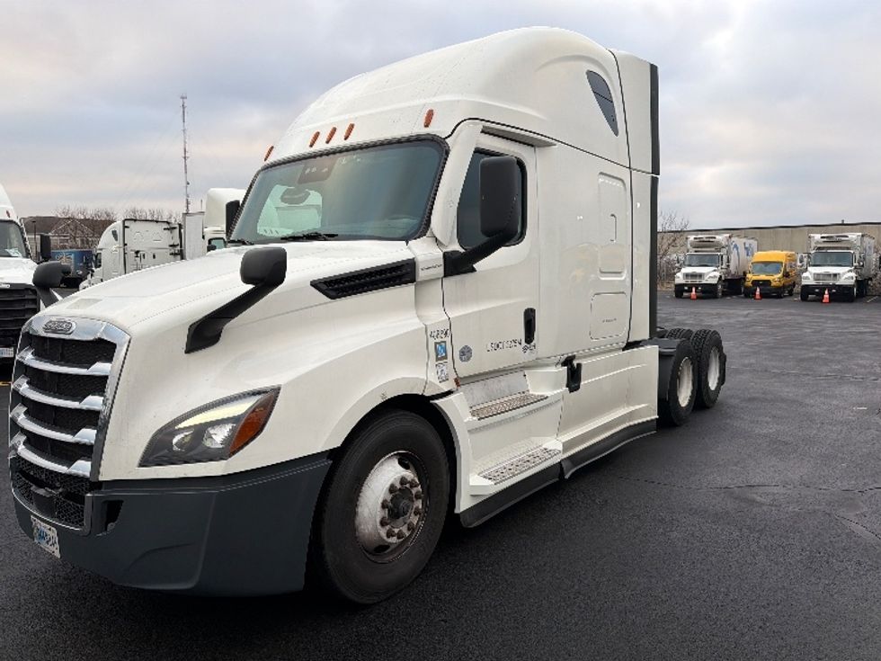 Sleeper Tractor-Heavy Duty Tractors-Freightliner-2022-T12664ST-Indianapolis-IN-491,879\n\t\tmiles-$ 66,000 - Image 3