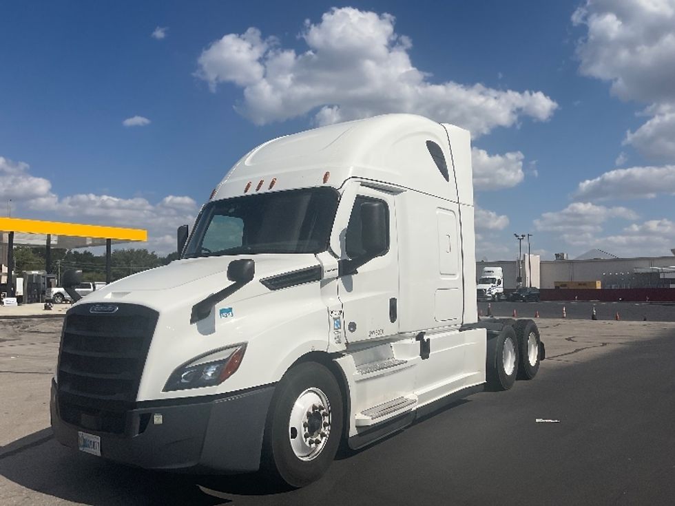 Sleeper Tractor-Heavy Duty Tractors-Freightliner-2022-T12664ST-Indianapolis-IN-494,739\n\t\tmiles-$ 69,000 - Image 3