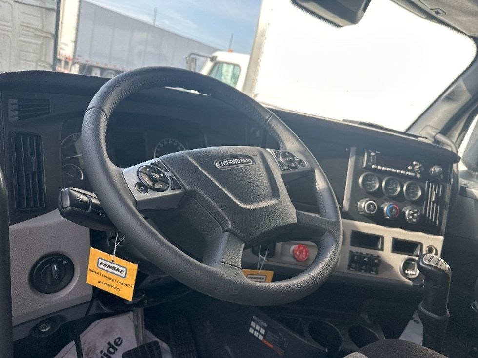 Sleeper Tractor-Heavy Duty Tractors-Freightliner-2022-T12664ST-Indianapolis-IN-498,851\n\t\tmiles-$ 60,750 - Image 10