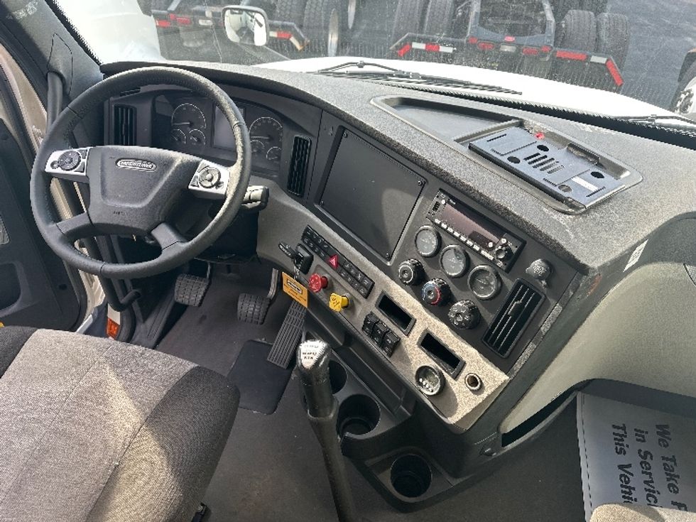 Sleeper Tractor-Heavy Duty Tractors-Freightliner-2022-T12664ST-Indianapolis-IN-498,851\n\t\tmiles-$ 60,750 - Image 12