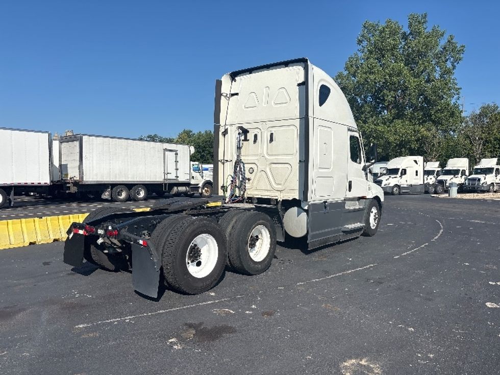 Sleeper Tractor-Heavy Duty Tractors-Freightliner-2022-T12664ST-Indianapolis-IN-502,249\n\t\tmiles-$ 71,250 - Image 7