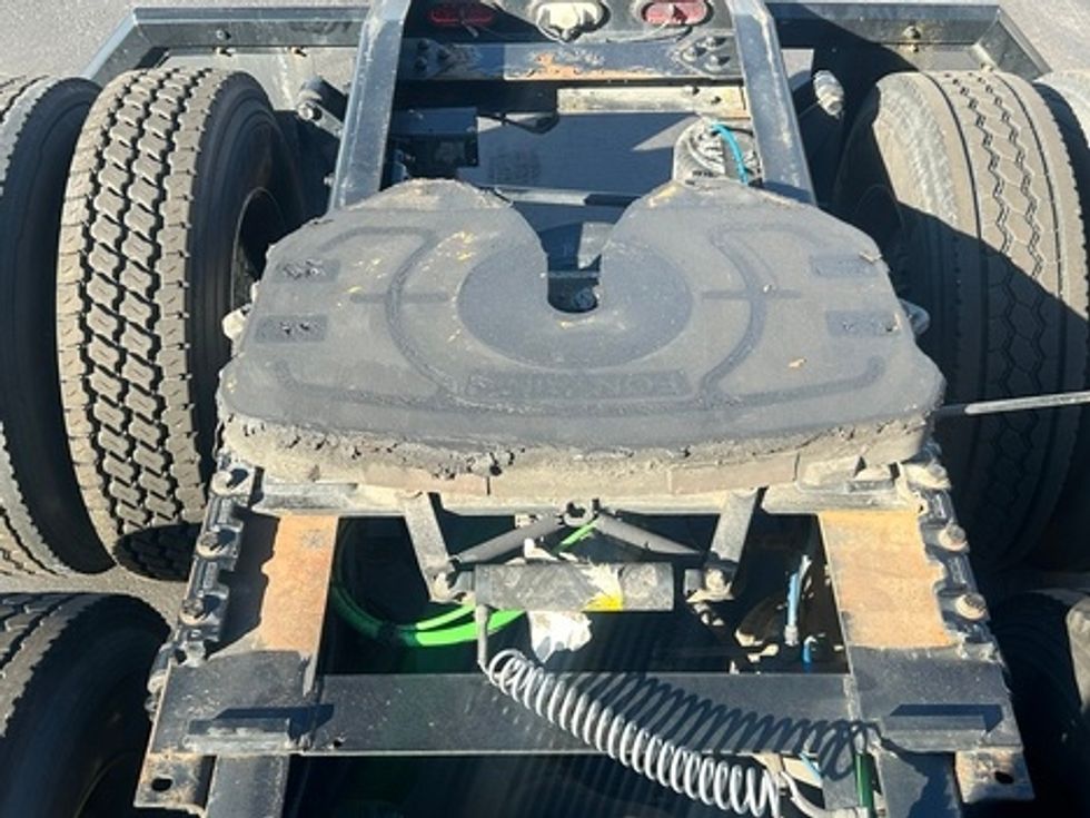 Sleeper Tractor-Heavy Duty Tractors-Freightliner-2022-T12664ST-Indianapolis-IN-511,432\n\t\tmiles-$ 66,750 - Image 16