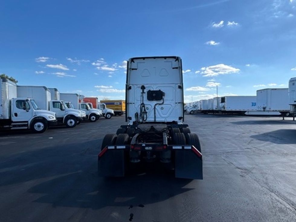 Sleeper Tractor-Heavy Duty Tractors-Freightliner-2022-T12664ST-Indianapolis-IN-511,432\n\t\tmiles-$ 66,750 - Image 5