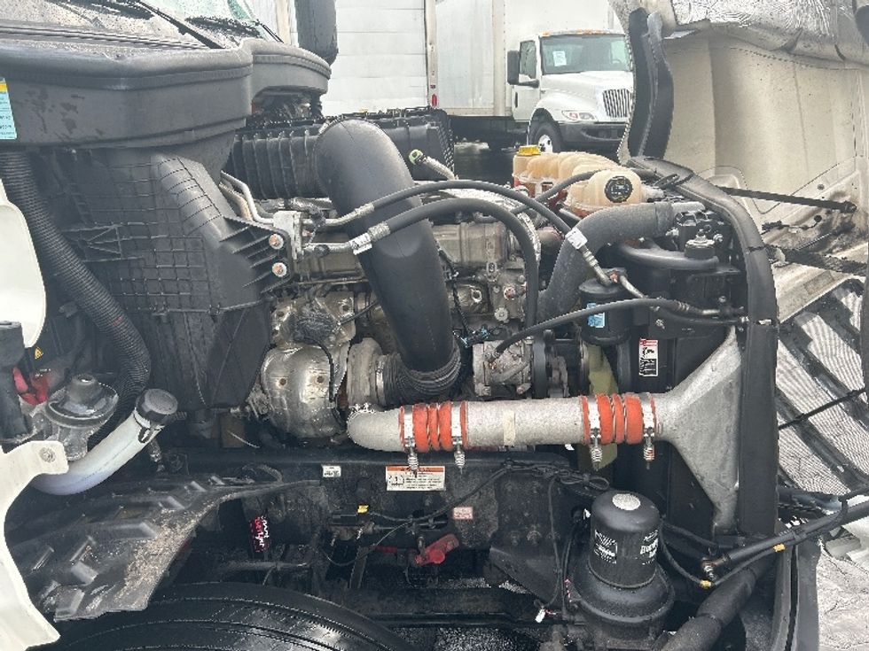 Sleeper Tractor-Heavy Duty Tractors-Freightliner-2022-T12664ST-Indianapolis-IN-516,524\n\t\tmiles-$ 62,000 - Image 20