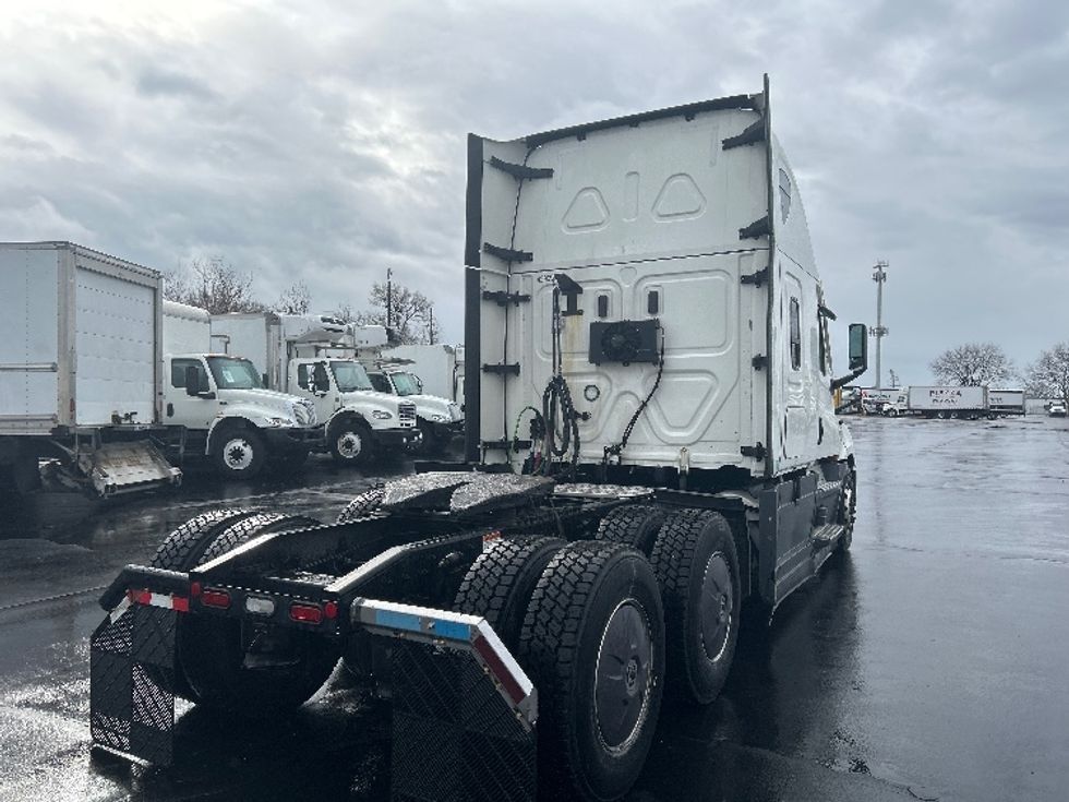 Sleeper Tractor-Heavy Duty Tractors-Freightliner-2022-T12664ST-Indianapolis-IN-516,524\n\t\tmiles-$ 62,000 - Image 7