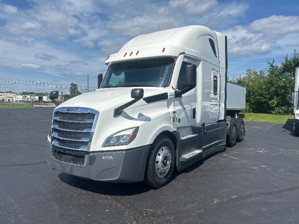 Sleeper Tractor-Heavy Duty Tractors-Freightliner-2022-T12664ST-Indianapolis-IN-516,527\n\t\tmiles-$ 70,250 - Image 3