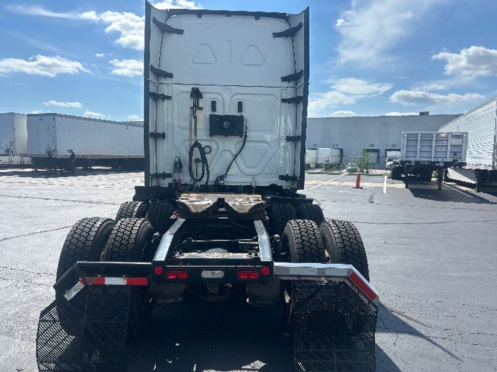 Sleeper Tractor-Heavy Duty Tractors-Freightliner-2022-T12664ST-Indianapolis-IN-516,527\n\t\tmiles-$ 70,250 - Image 6