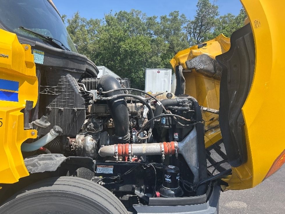 Sleeper Tractor-Heavy Duty Tractors-Freightliner-2022-T12664ST-Indianapolis-IN-529,311\n\t\tmiles-$ 64,500 - Image 20