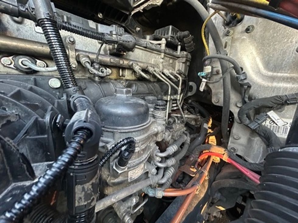 Sleeper Tractor-Heavy Duty Tractors-Freightliner-2022-T12664ST-Indianapolis-IN-557,582\n\t\tmiles-$ 71,250 - Image 13