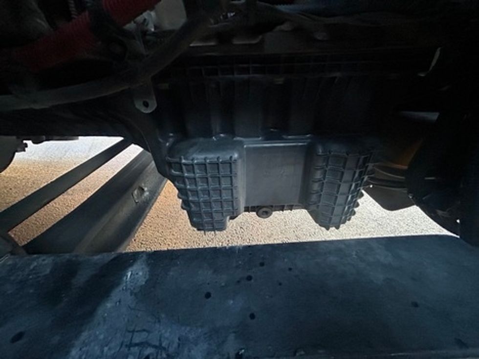 Sleeper Tractor-Heavy Duty Tractors-Freightliner-2022-T12664ST-Indianapolis-IN-557,582\n\t\tmiles-$ 71,250 - Image 17