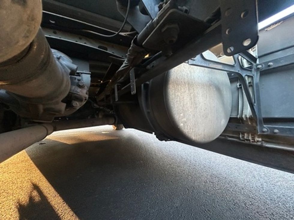 Sleeper Tractor-Heavy Duty Tractors-Freightliner-2022-T12664ST-Indianapolis-IN-557,582\n\t\tmiles-$ 71,250 - Image 19