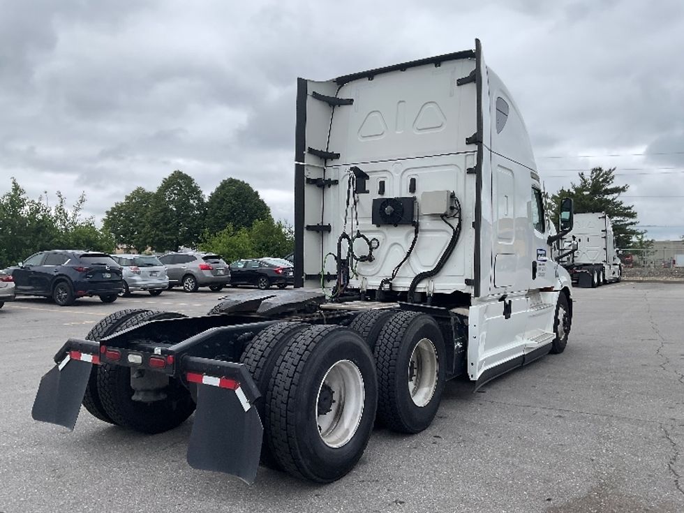 Sleeper Tractor-Heavy Duty Tractors-Freightliner-2022-T12664ST-Indianapolis-IN-568,655\n\t\tmiles-$ 65,000 - Image 7