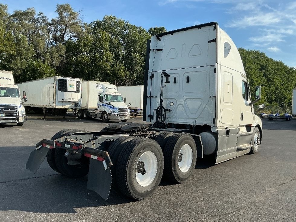 Sleeper Tractor-Heavy Duty Tractors-Freightliner-2022-T12664ST-Indianapolis-IN-572,610\n\t\tmiles-$ 69,750 - Image 7